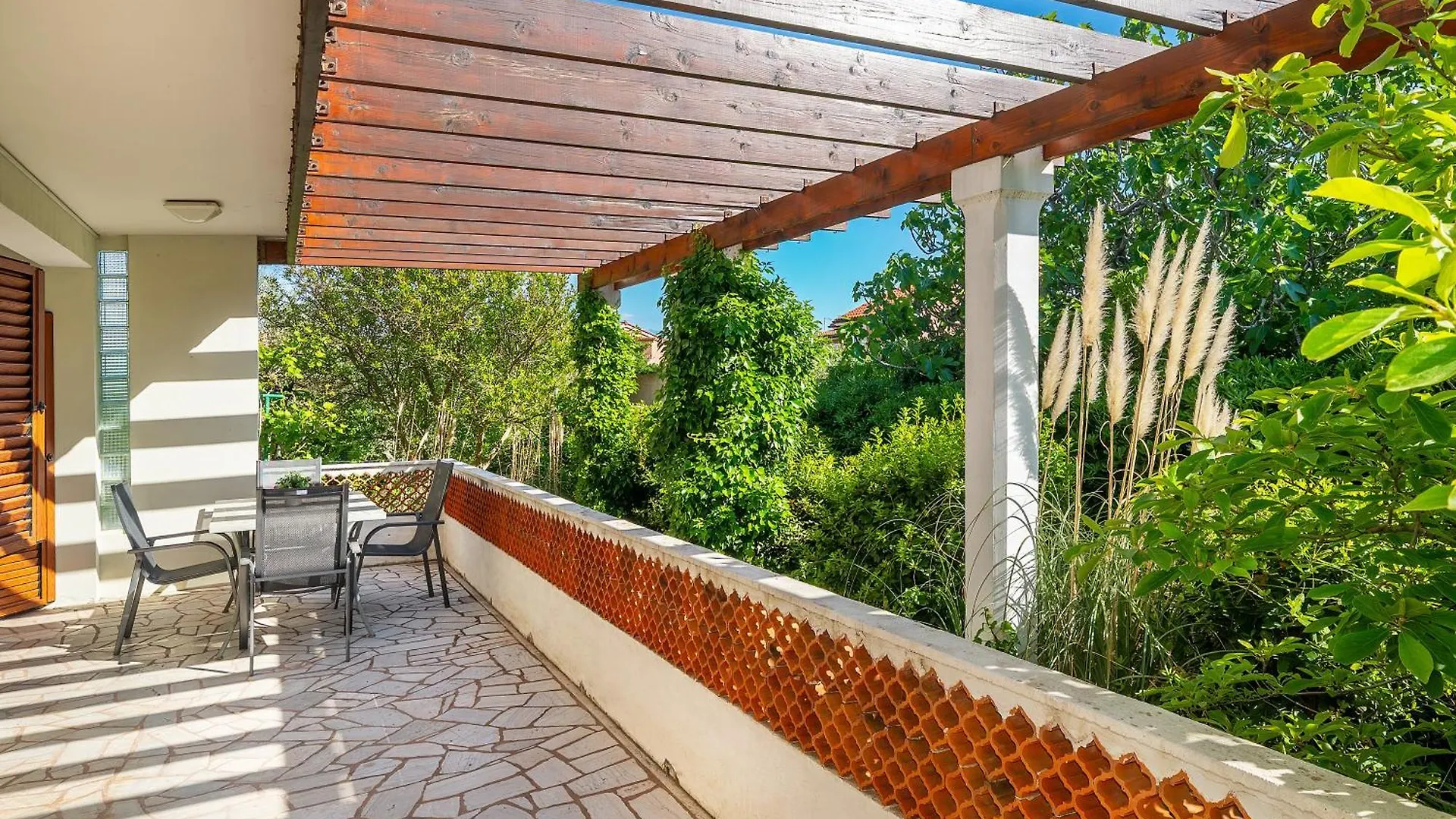 Apartments Branko Baska  0*, Baska (Krk) Croatia