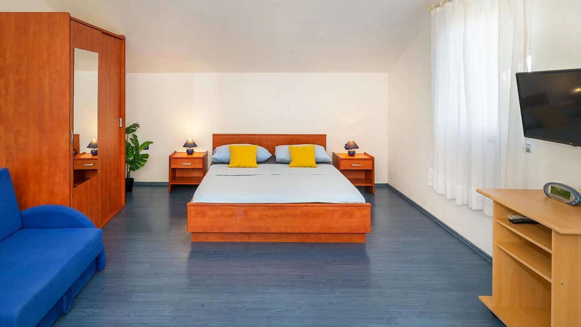 Apartments Branko Baska  0*, Baska (Krk) Croatia