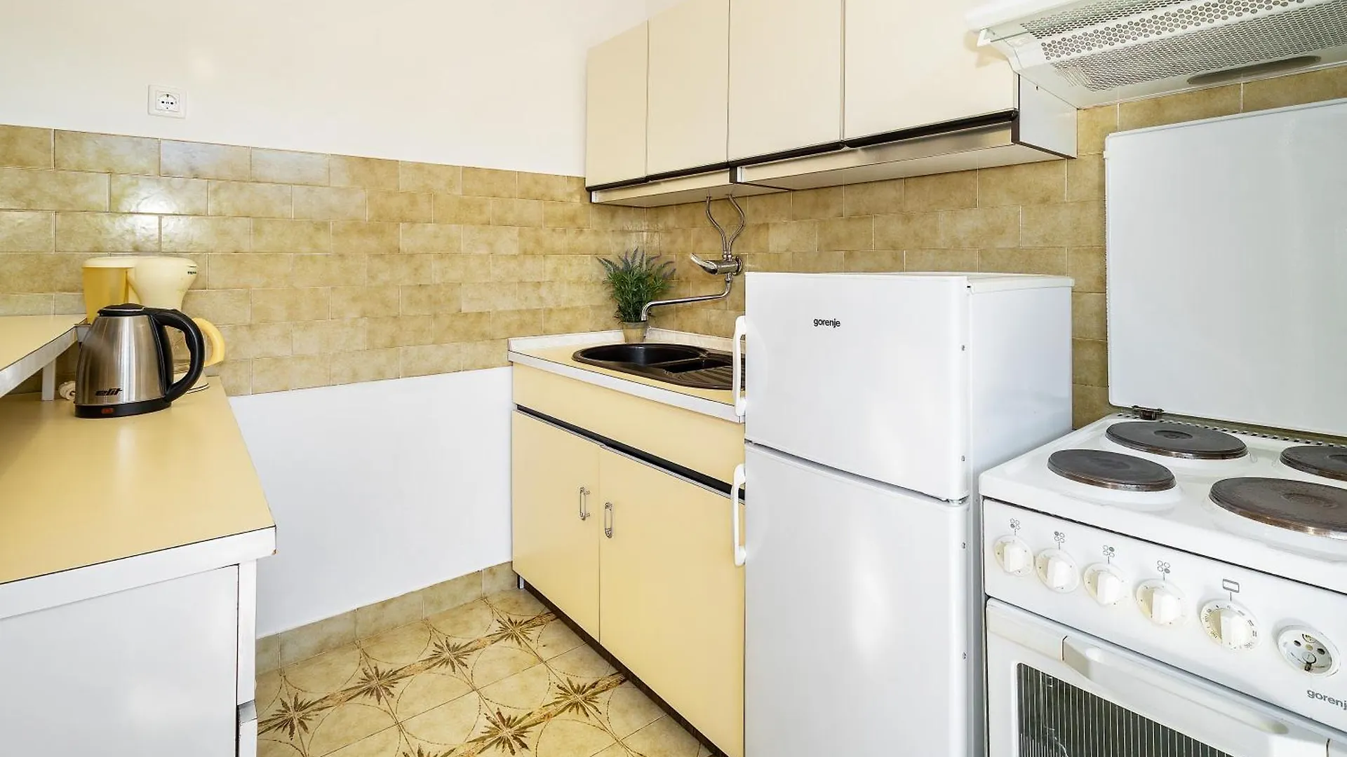 Apartments Branko 0*, Baska (Krk)